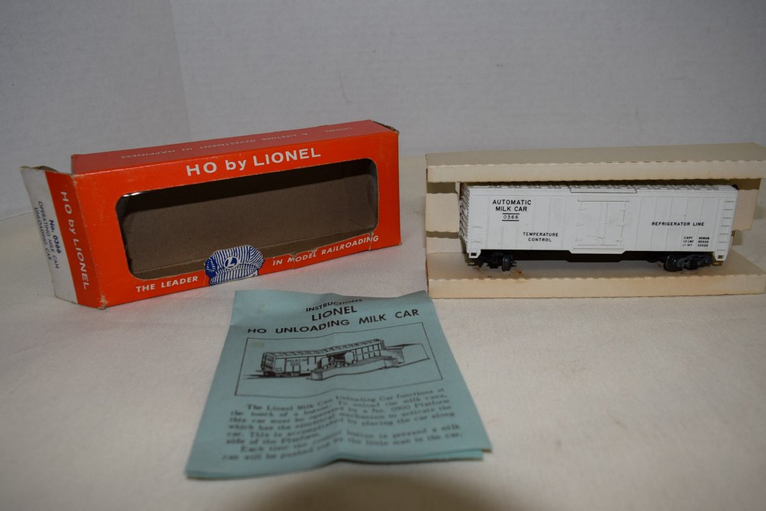 LIONEL HO OPERATING MILK CAN UNLOADING CAR 0366 (1 of 5)