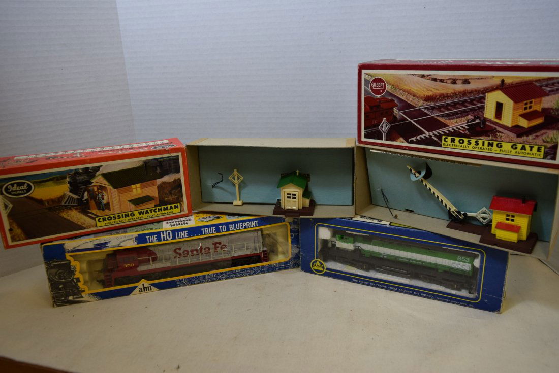 2 AHM LOCOMOTIVES & 2  MODEL ACCESSORY KITS FOR HO (1 of 7)