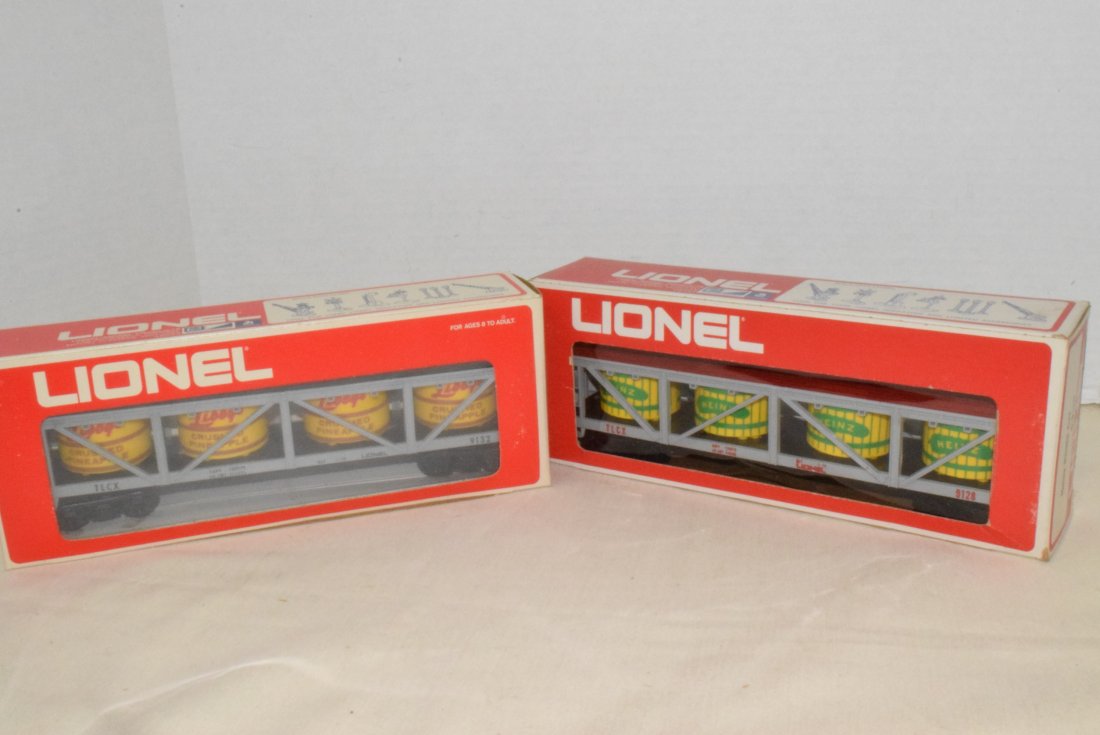 LIONEL TRAIN PICKLE AND PINEAPPLE CARS-NIB (1 of 7)