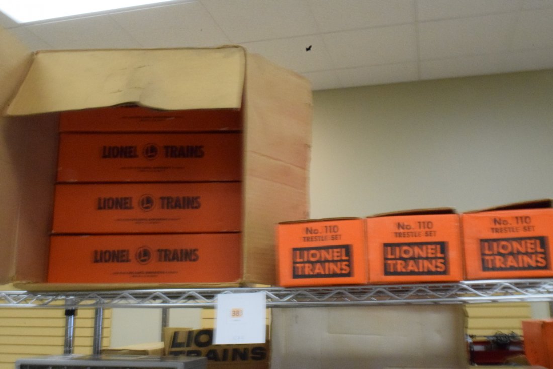 LIONEL TRAIN TRESTLE SET 110-NIB (1 of 3)