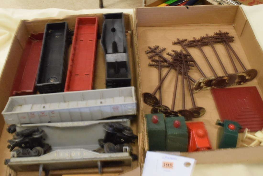 LIONEL & MORE MISC ACCESSORIES & CARS (1 of 3)