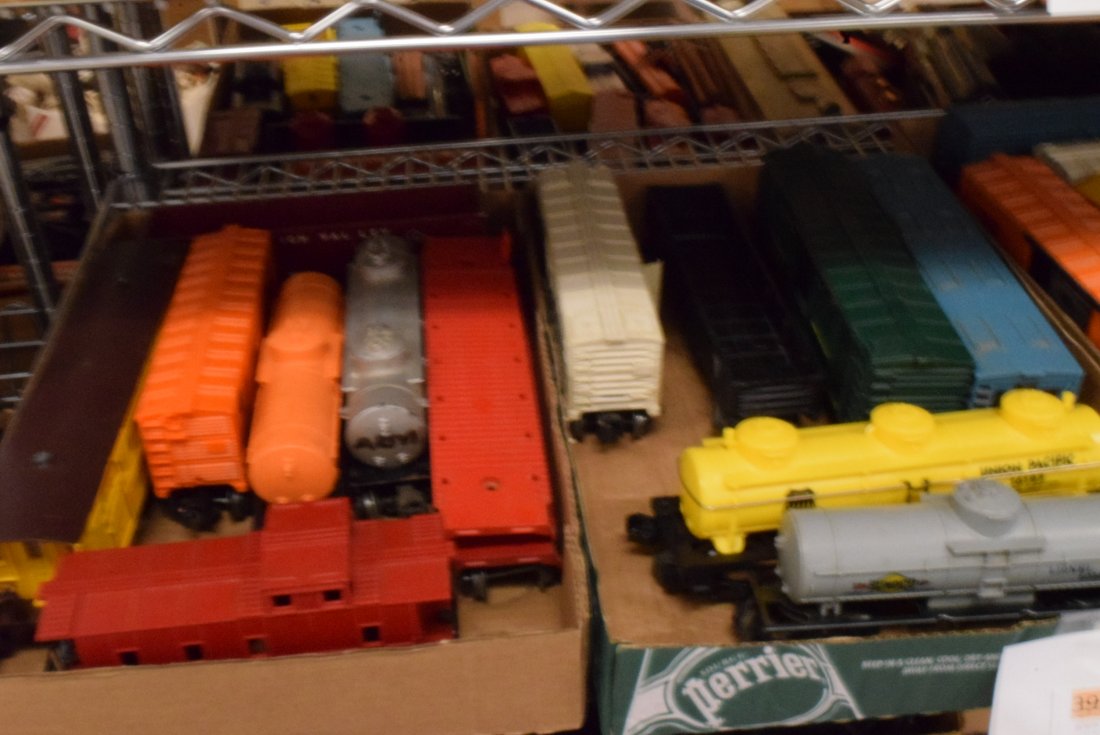 22 LIONEL AND AF CARS (1 of 2)