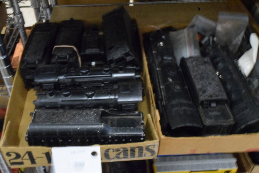 LARGE LOT OF LIONEL ENGINES AND TENDERS (1 of 4)