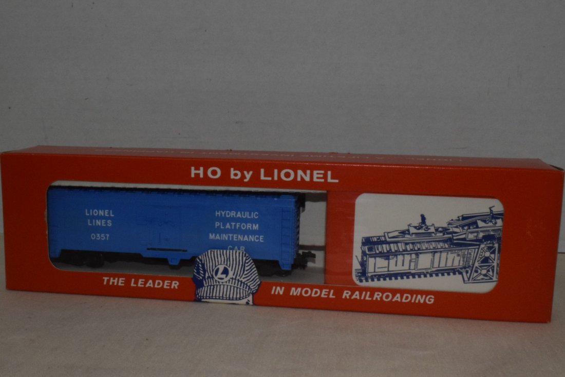 LIONEL HO - NO. 0357 COP AND HOBO CAR (1 of 6)