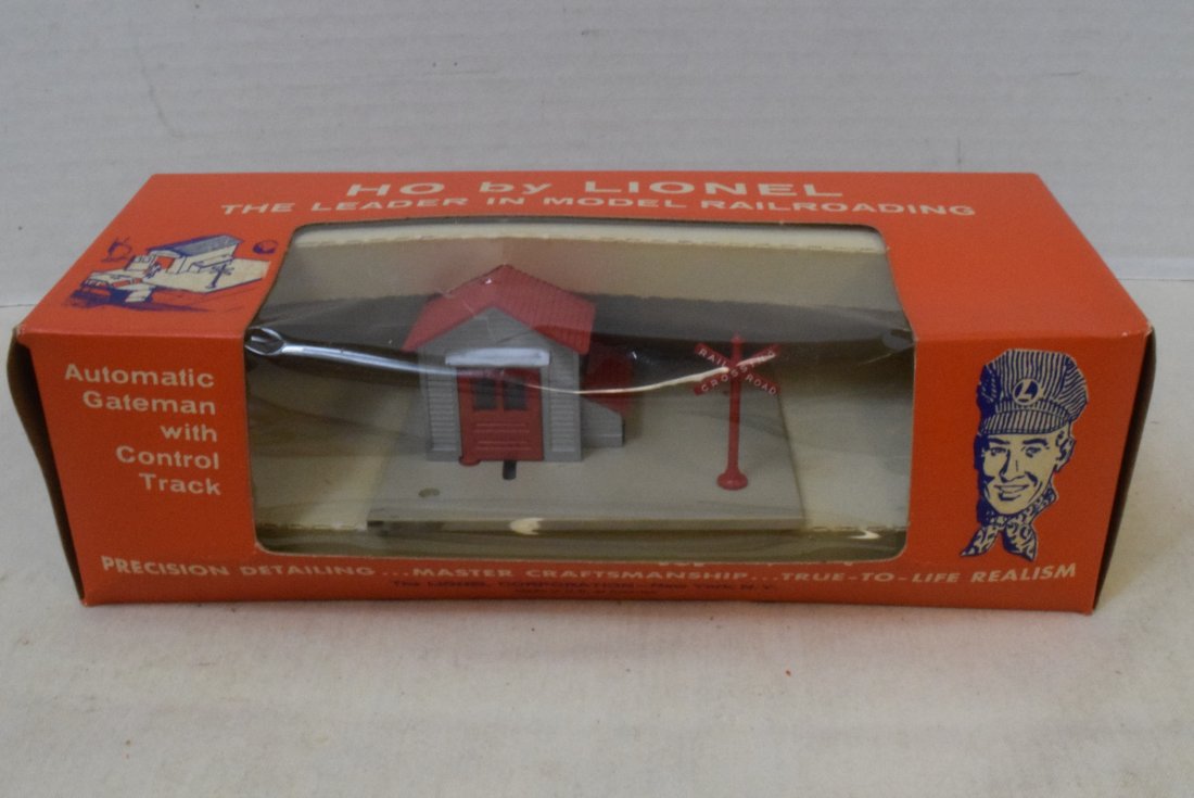 LIONEL HO - NO. 0145 AUTOMATIC GATEMAN WITH CONTRO (1 of 6)