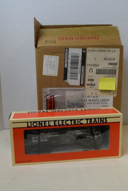 4 LIONEL NEW YORK CENTRAL BAY WINDOW CABOOSES - NI (1 of 7)