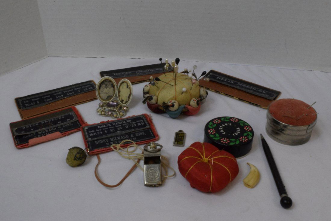 VINTAGE SEWING NOTIONS (1 of 7)