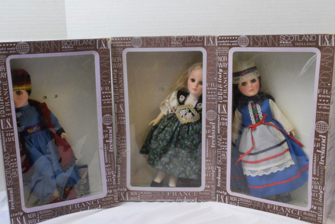 3 WORLD DOLLS BY EFFANBEE: 3 WORLD DOLLS BY EFFANBEE-FRANCE-HUNGARY0-RUSSIA-ORIGINAL BOXES-LOOSE-BOX WEAR