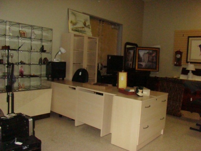 CONTEMPORARY OFFICE FURNITURE GROUP (1 of 3)