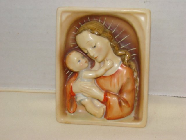 HUMMEL MADONNA PLAQUE (1 of 4)