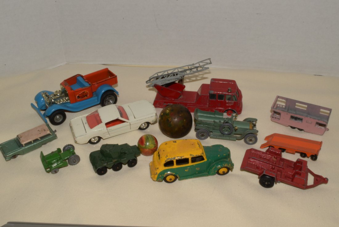 VINTAGE TOY VEHICLES & MORE (1 of 6)