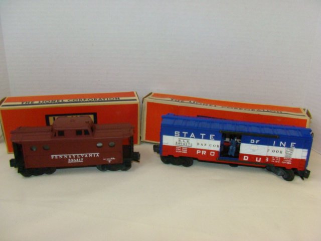 LIONEL TRAINS OPERATING BOXCAR & CABOOSE NIB (1 of 7)
