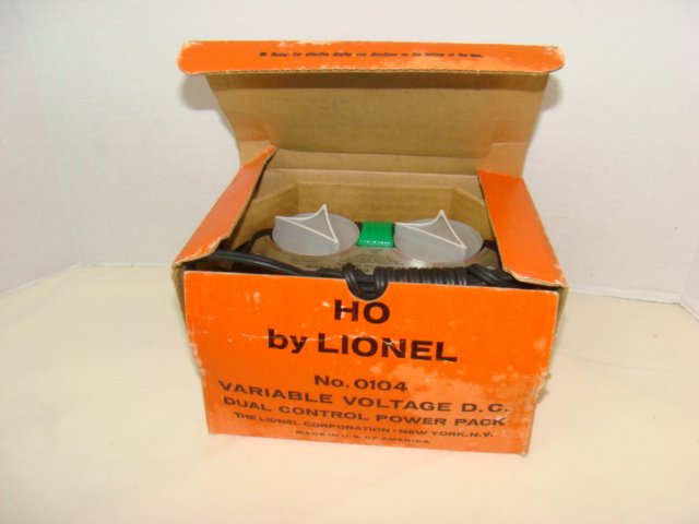 NIB  LIONEL HO - 0104 VARIABLE VOLTAGE POWER PACK (1 of 3)