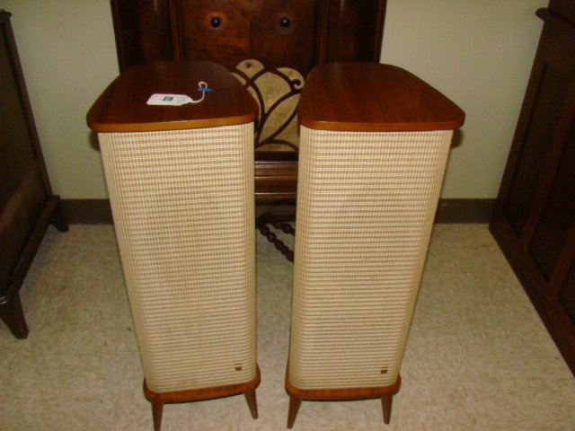 KRUNDIG HIFI WEST GERMAN SPEAKERS: KRUNDIG HIFI WEST GERMAN SPEAKERS-SHORT SPEAKER WIRE-LABELED 1140-001-LABELS ARE ON THE BOTTOM-NO MAJOR CONDITION ISSUES-MAY NEED SLIGHT CLEANING