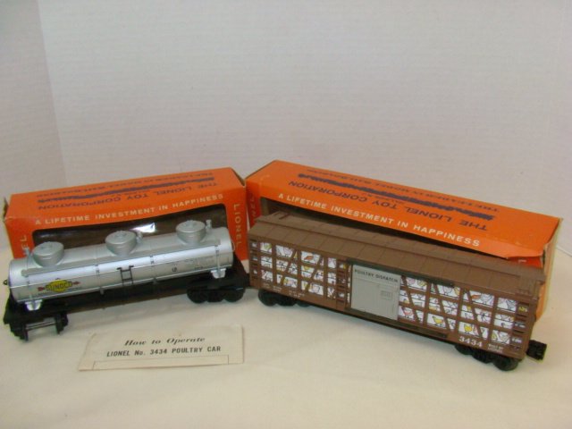 LIONEL POULTRY CAR & 3 DOME TANKER CAR - NIB (1 of 6)