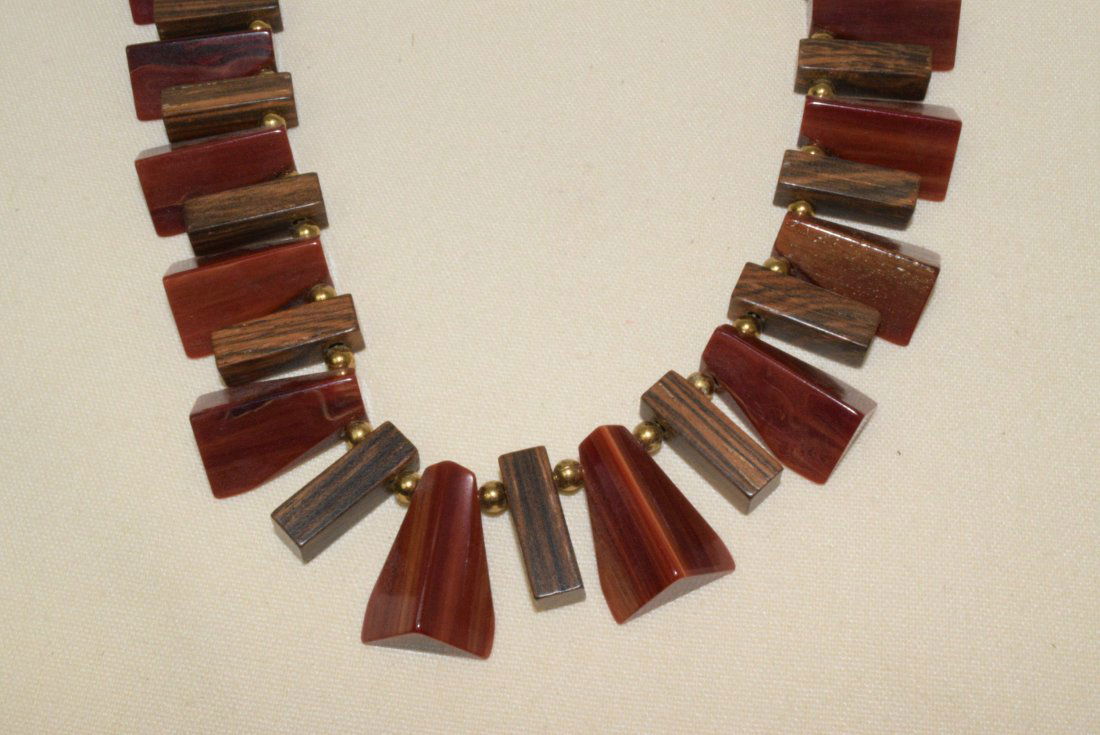 ART DECO BAKELITE NECKLACE (1 of 3)