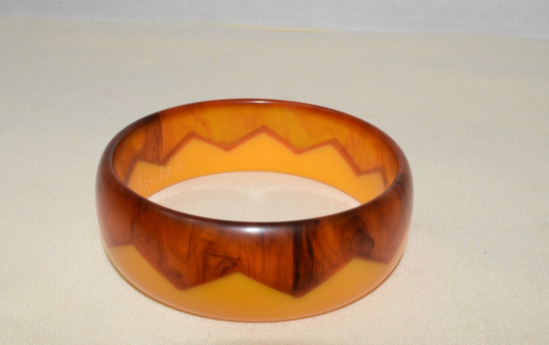 BAKELITE ZIG-ZAG BANGLE BRACELET (1 of 5)