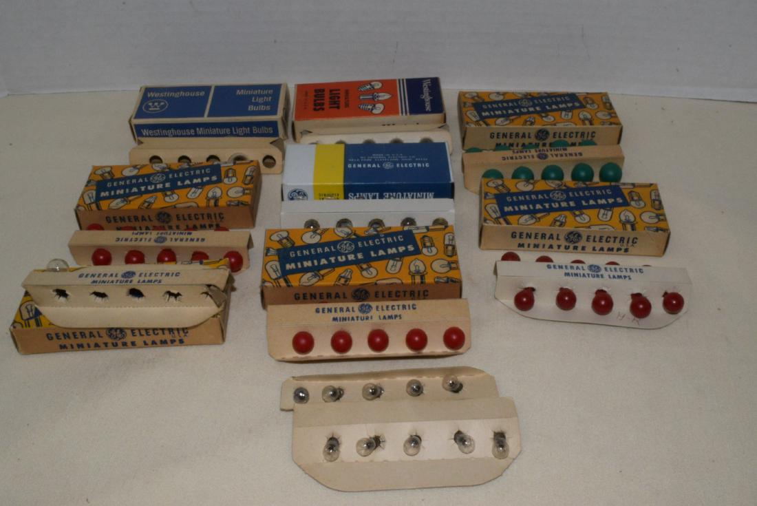 GE & WESTINGHOUSE TRAIN/TOY REPLACEMENT BULBS: GE & WESTINGHOUSE TRAIN/TOY REPLACEMENT BULBS-GREEN-RED & CLEAR-SOME INCOMPLETE