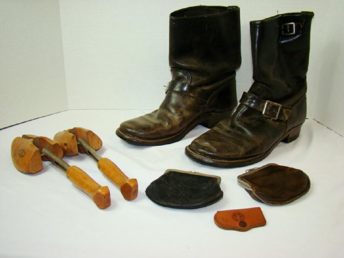 VINTAGE MOTORCYCLE BOOTS & COWHIDE COIN PURSES: VINTAGE MOTORCYCLE BOOTS & COWHIDE COIN PURSES-BOOTS MARKED F.D. ON OUTER TOP SIDE OF EACH BOOT & MARKED NITRENE ON THE BOTTOM-APPEAR TO BE SIZE 10 OR 10 1/2-TWO VINTAGE GENUINE COWHIDE COIN PURSES-DR