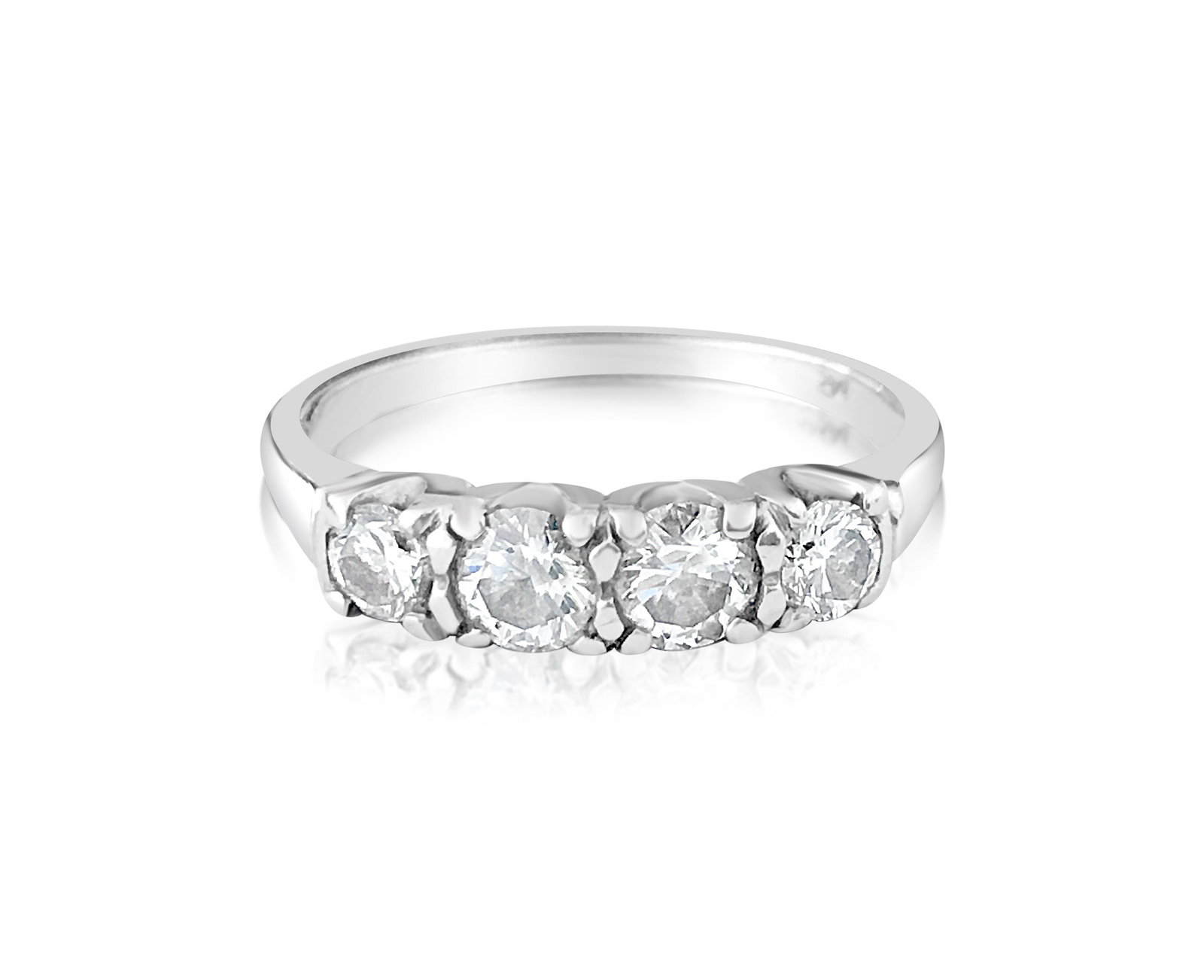 Vintage 1.00 Carat VS clarity Diamond Ring in 18K Gold (1 of 6)