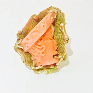 14K Yellow Gold and Coral Cameo Ring (Vintage): 14K yellow gold. Beautiful Coral. Gorgeous cameo ring.Vintage piece of jewelry.