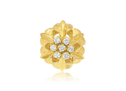 Vintage Open Flower Ladies Diamond & Gold Ring: 18K yellow gold. 0.38 carat diamonds. SI clarity and F-G color. 100% natural earth mined diamonds. Round brilliant cut diamonds set in prongs. Splendid diamond and gold ring. Gorgeous open flower