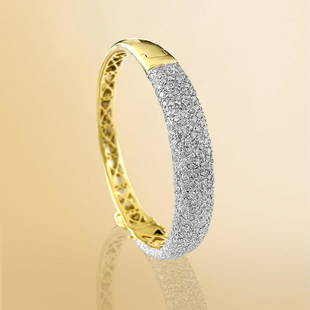 Ladies Vintage 6.00 Carat Diamonds Yellow Gold Bracelet: Metal: 18K yellow gold. 6.00 carat diamonds total. VS-SI clarity and G color. Round brilliant cut diamonds. Total weight: 35.31 grams. 100% natural earth mined and genuine diamonds. Vintage gold and