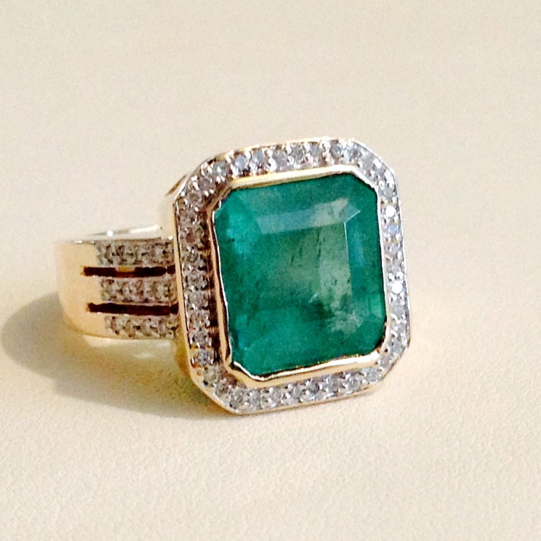 14K GOLD 8 CARAT COLOMBIAN EMERALD DIAMOND RING (1 of 6)