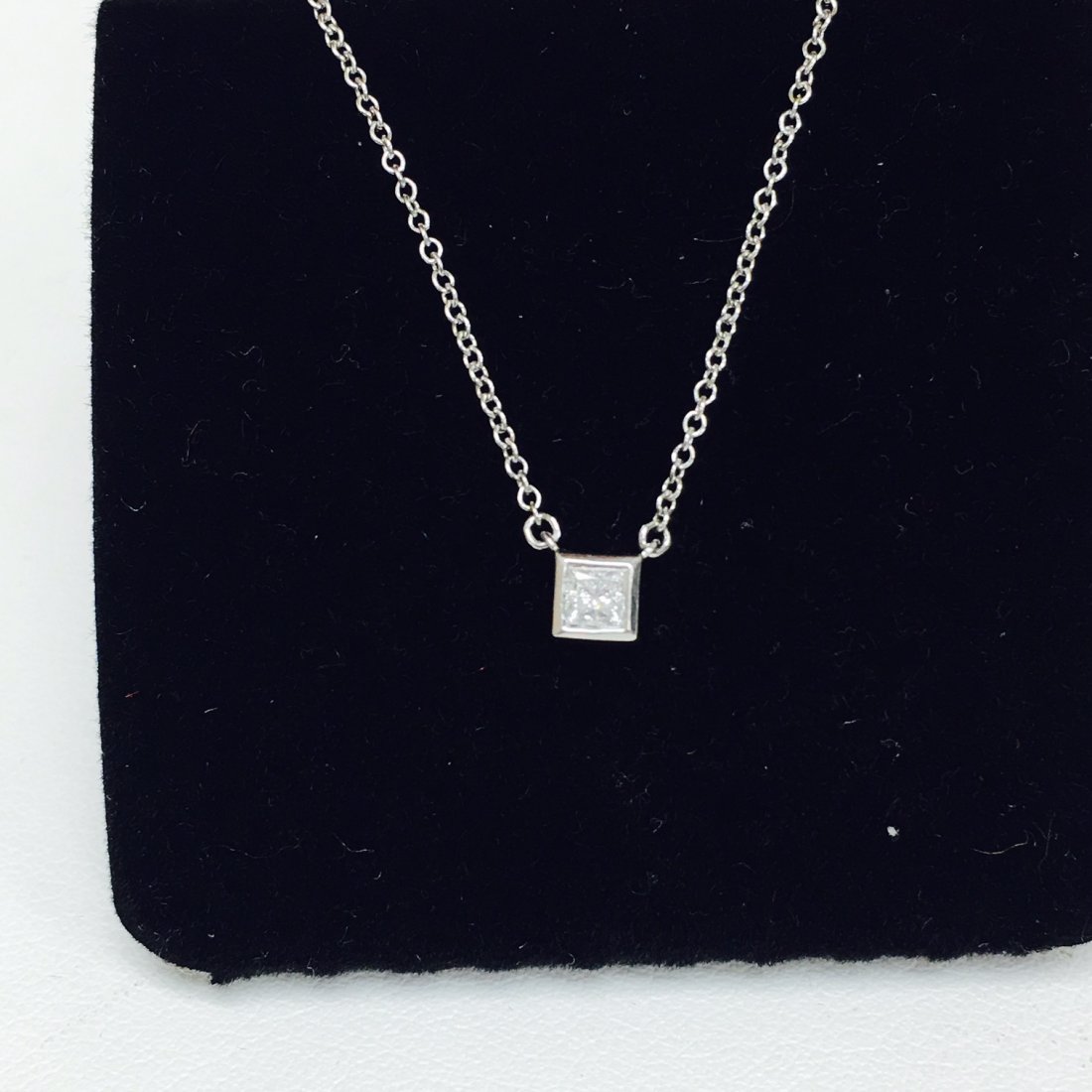 Tiffany and Co: Platinum and Diamond Necklace. (1 of 3)