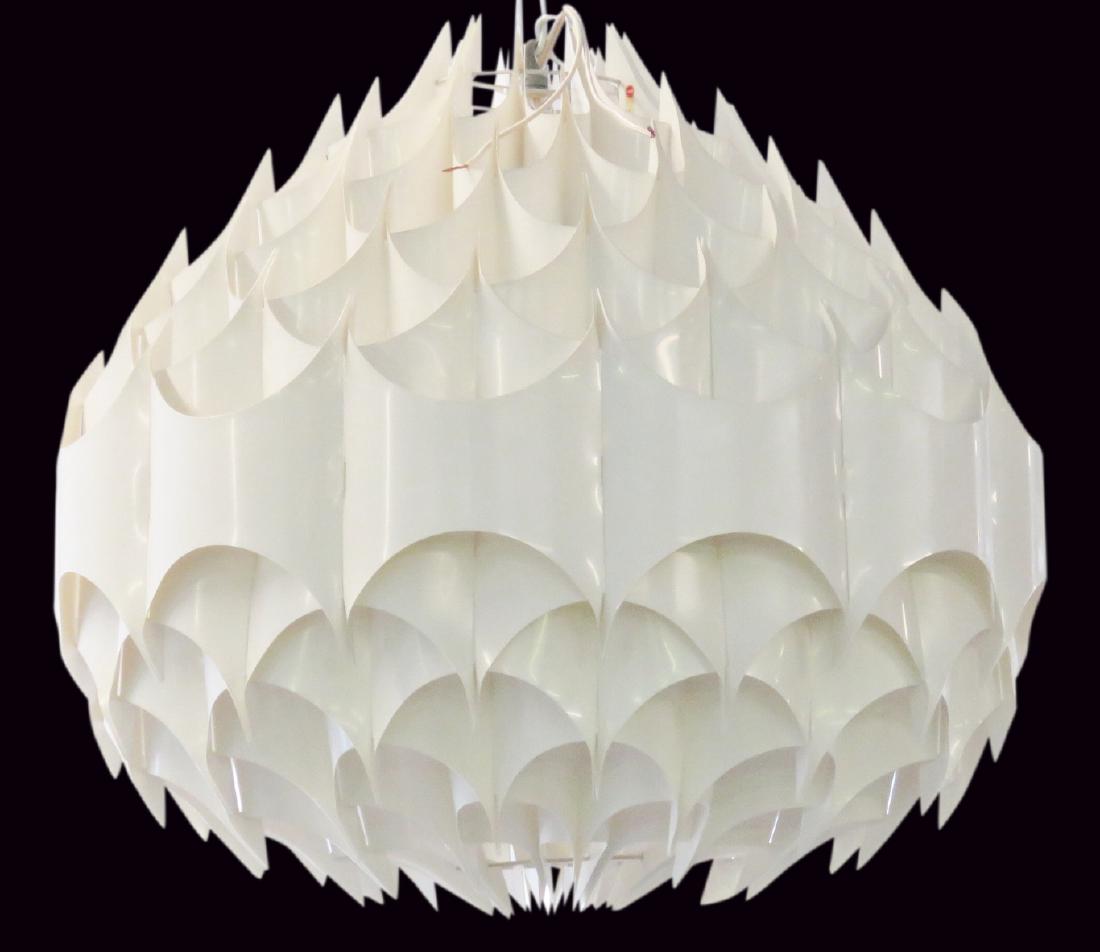 VEST MODERN DESIGN CHANDELIER (1 of 4)