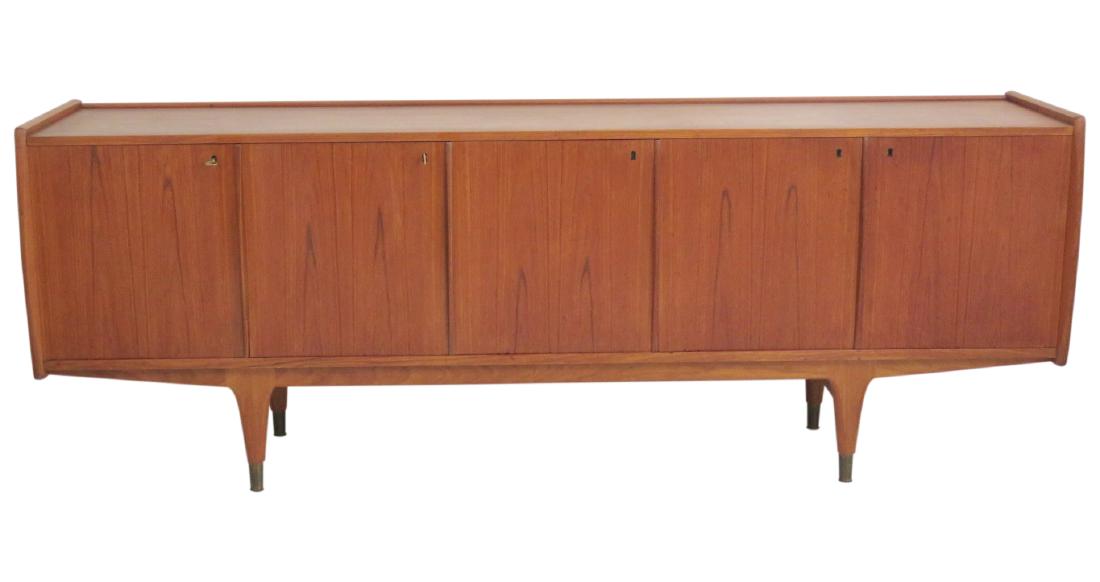 NORWEIGAN MODERN WALNUT SIDEBOARD (1 of 9)