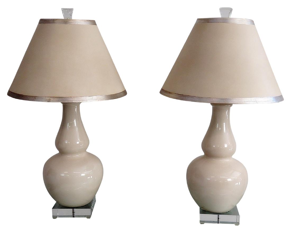 Pair MODERN DESIGN LUCITE & POTTERY LAMPS (1 of 6)