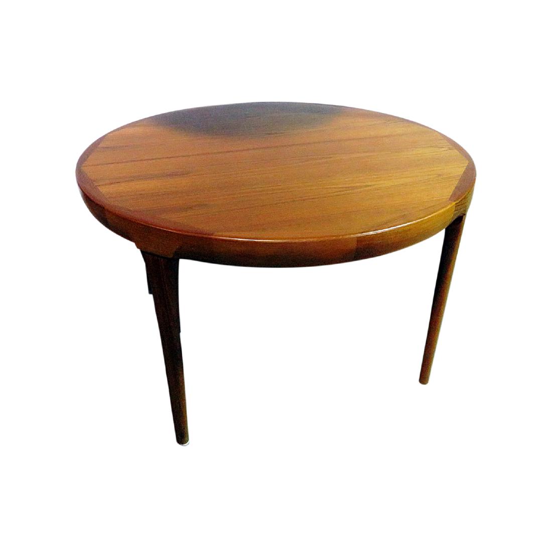 ROUND TEAK DINING TABLE attributed MOLLER (1 of 6)