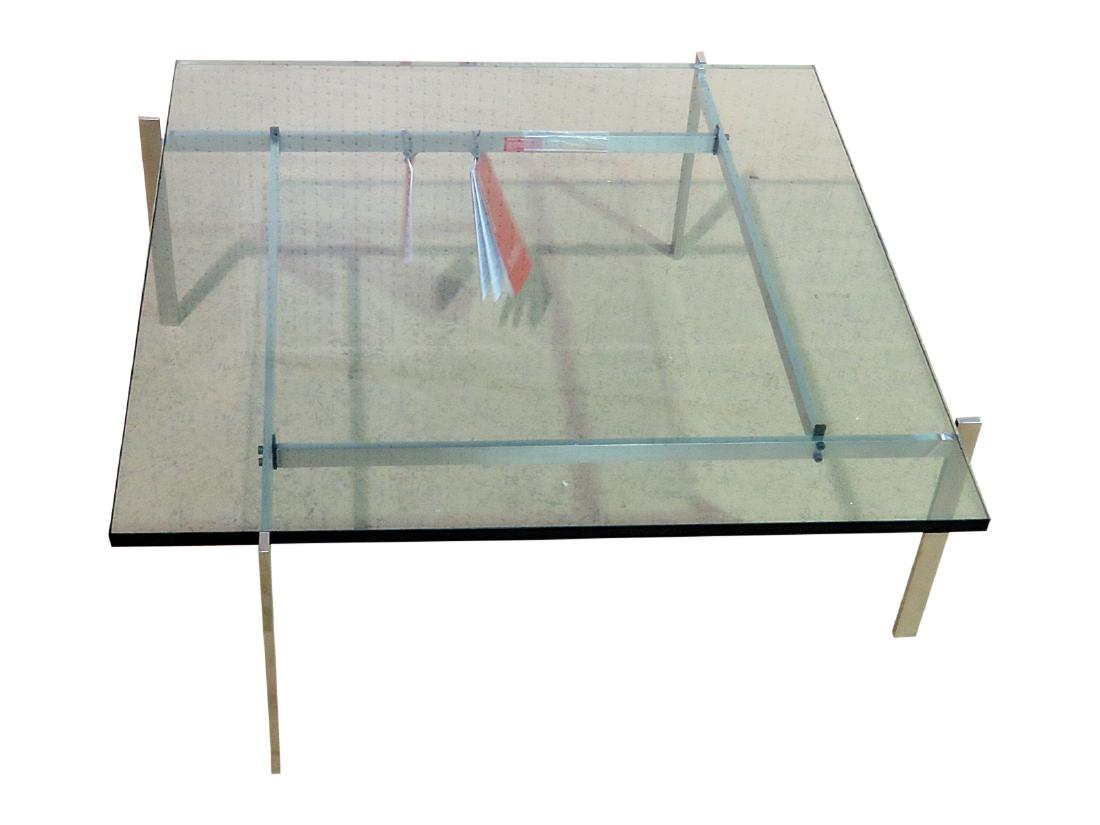 FRITZ HANSEN GLASS TOP COFFEE TABLE (1 of 9)