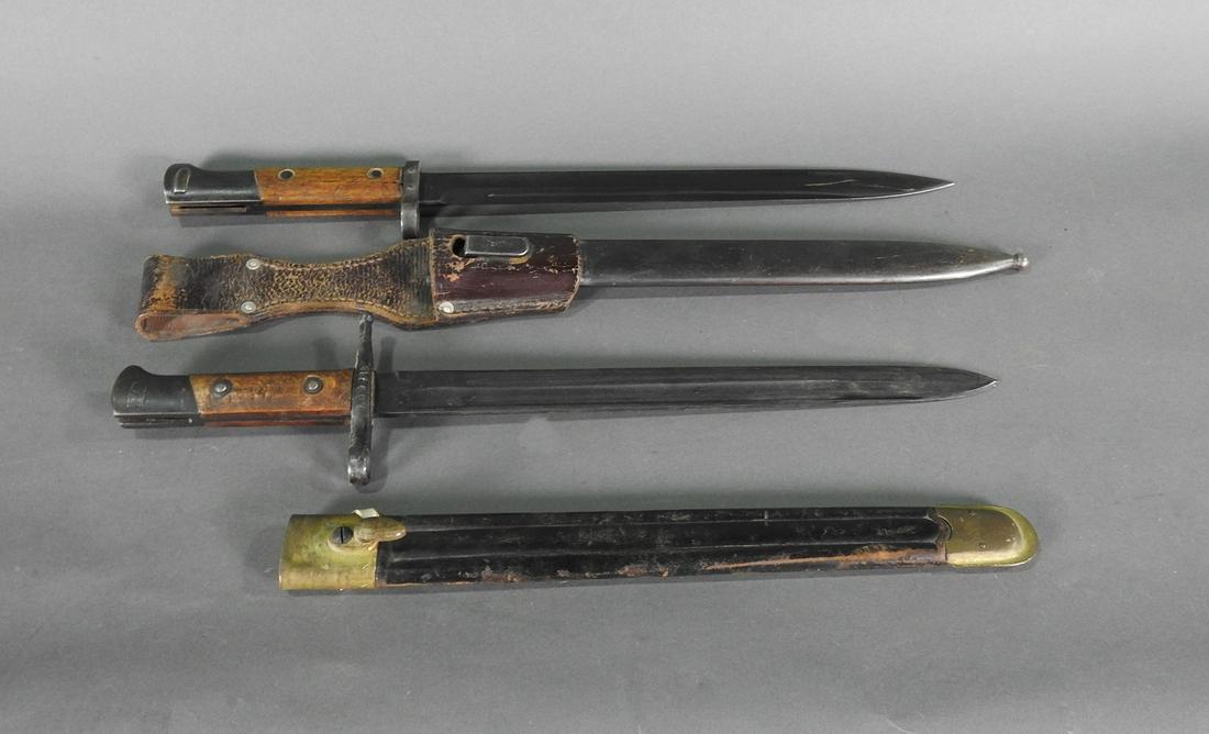 TWO US BAYONETTE MILITARY KNIVES (1 of 3)