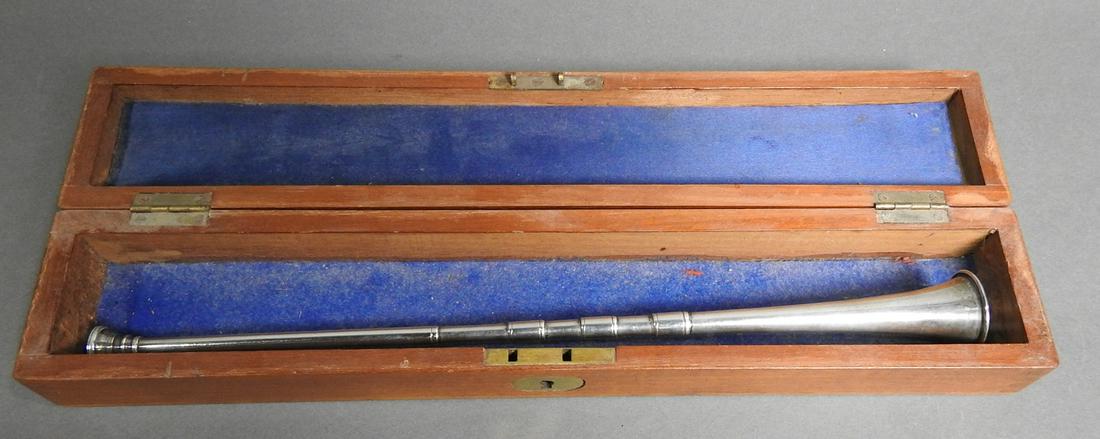 ENGLISH STERLING SILVER MINIATURE HORN W/CASE (1 of 8)