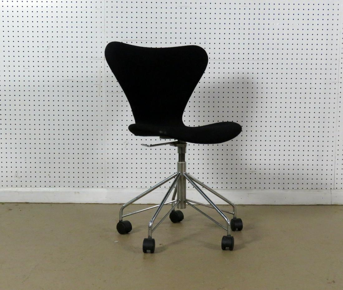 FRITZ HANSEN CHROME OFFICE CHAIR (1 of 8)