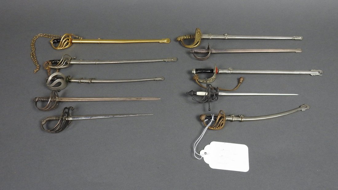 10 MINIATURE SWORDS (1 of 6)