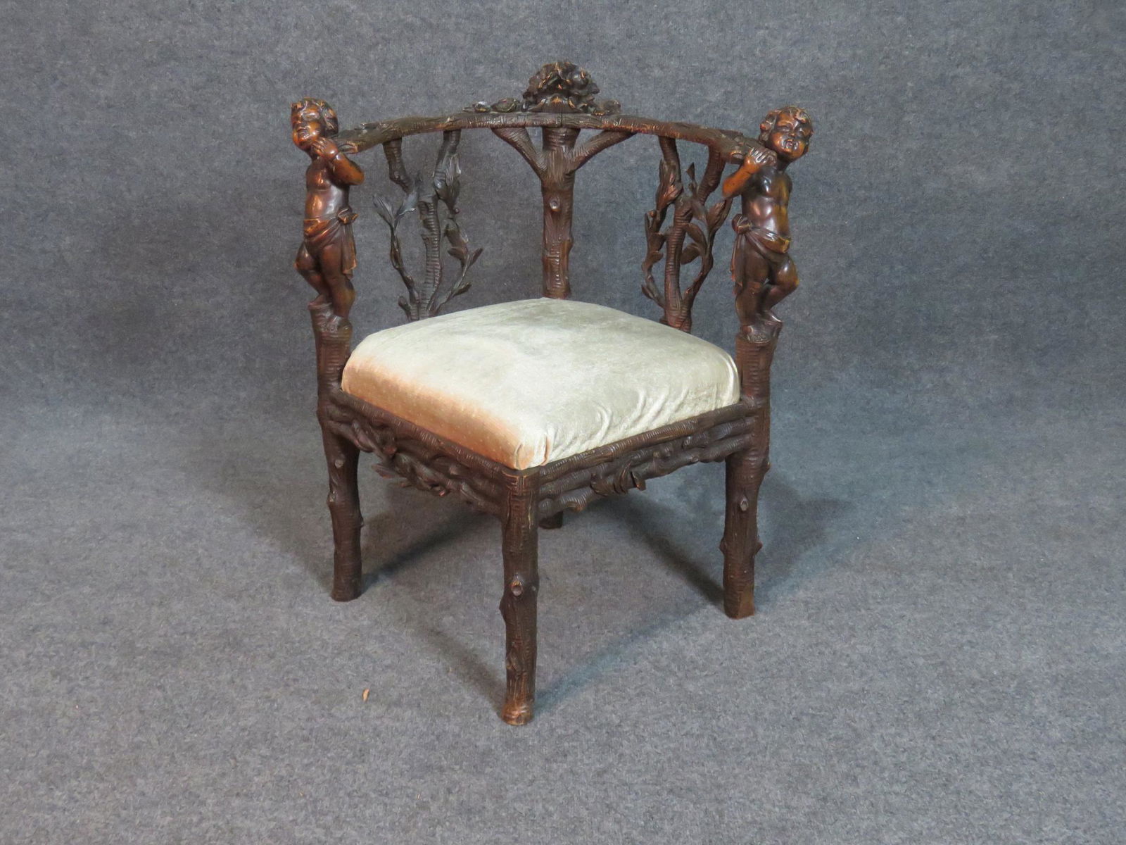 SINATRA SUITE - ANTIQUE ITALIAN FIGURAL CARVED CORNER (1 of 7)