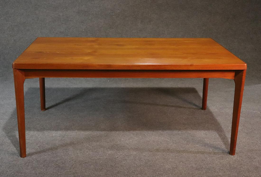 DANISH TEAK DINING ROOM TABLE (1 of 7)