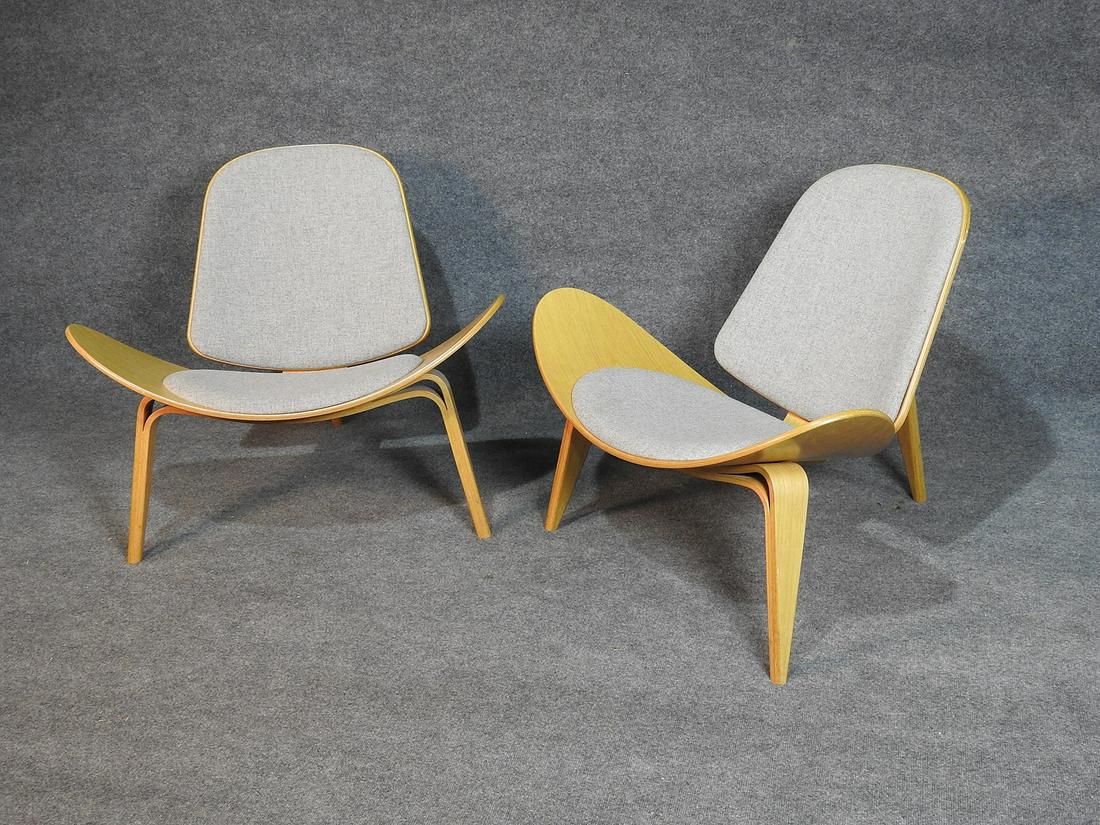 PAIR HANS WEGNER/CARL HANSEN CHAIRS (1 of 5)