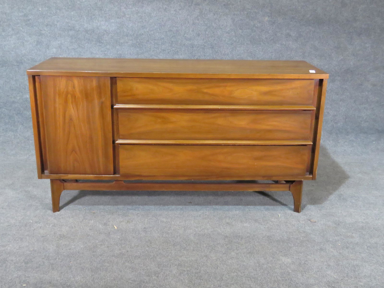 MID CENTURY MODERN BUFFET (1 of 9)