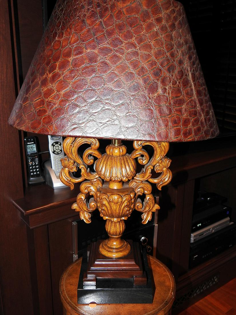 URN CARVED LAMP (1 of 2)