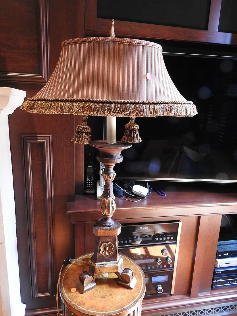 EMPIRE STYLE LAMP (1 of 4)