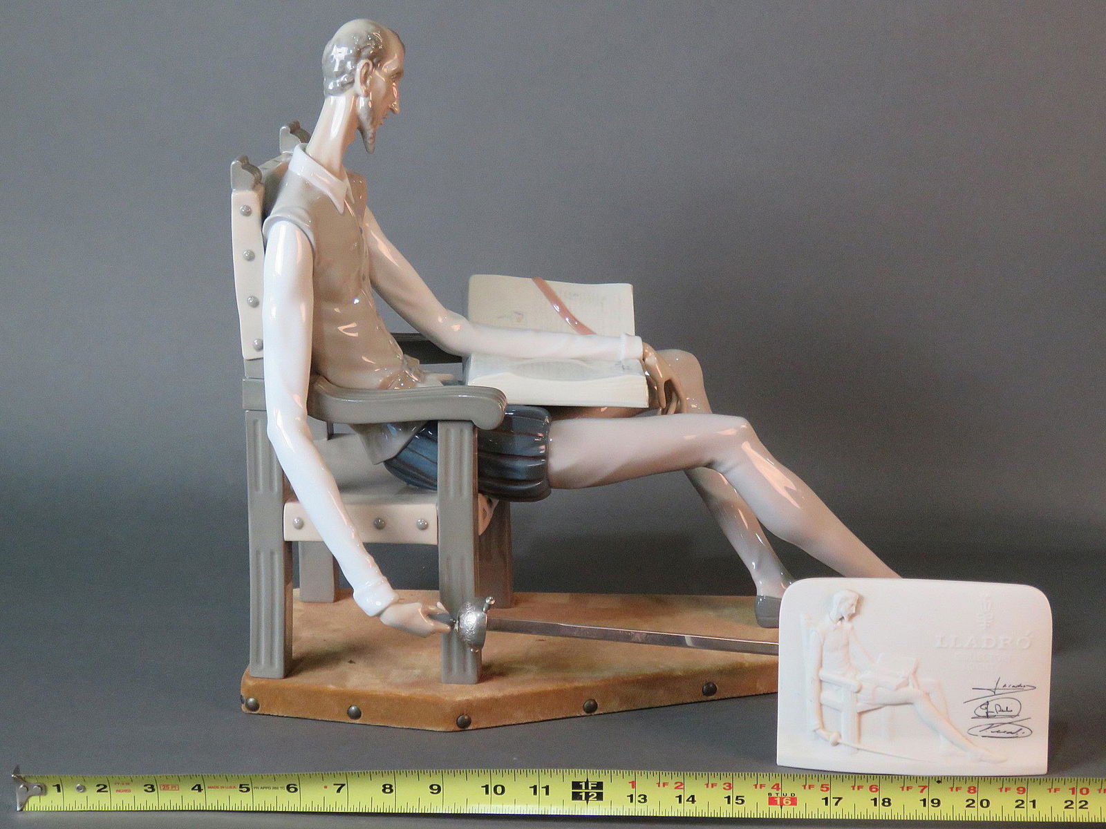 LARGE LLADRO FIGURE & PLAQUE (1 of 5)