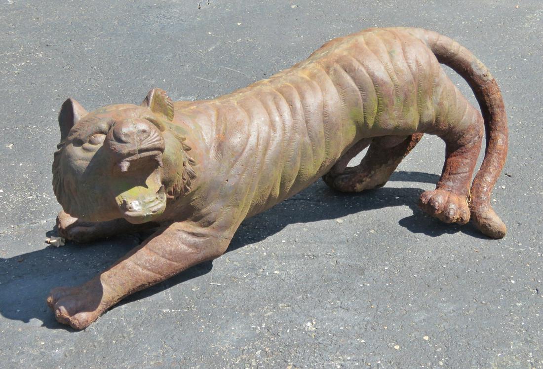 CAST IRON LION (1 of 3)