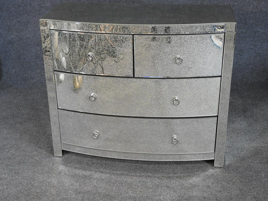 HOLLYWOOD REGENCY STYLE MIRROR CHEST (1 of 6)