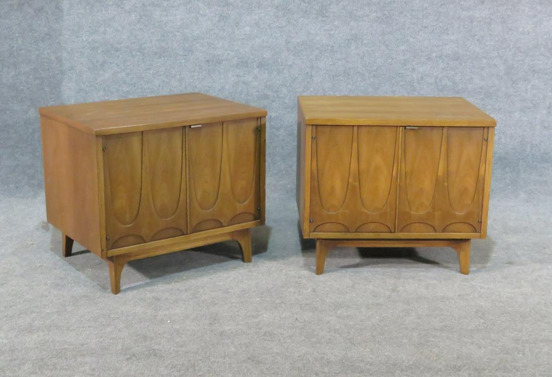 PAIR BRASILIA STYLE NIGHTSTANDS (1 of 5)