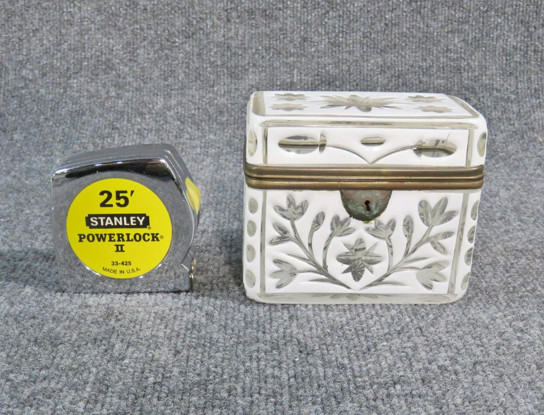 GLASS JEWLERY BOX (1 of 5)