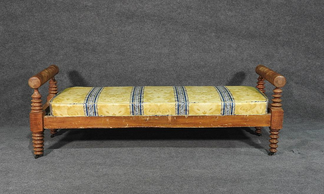 EARLY AMERICAN DAYBED (1 of 6)